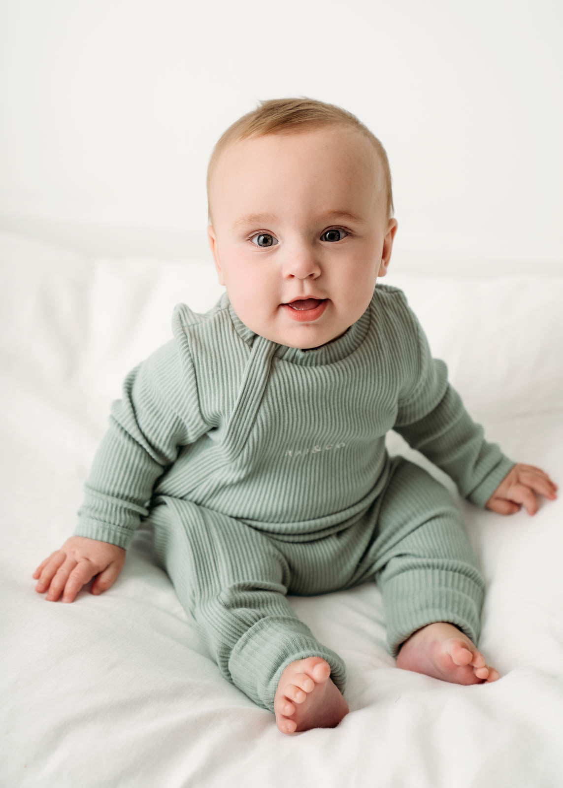 Neutral Ribbed Bundle