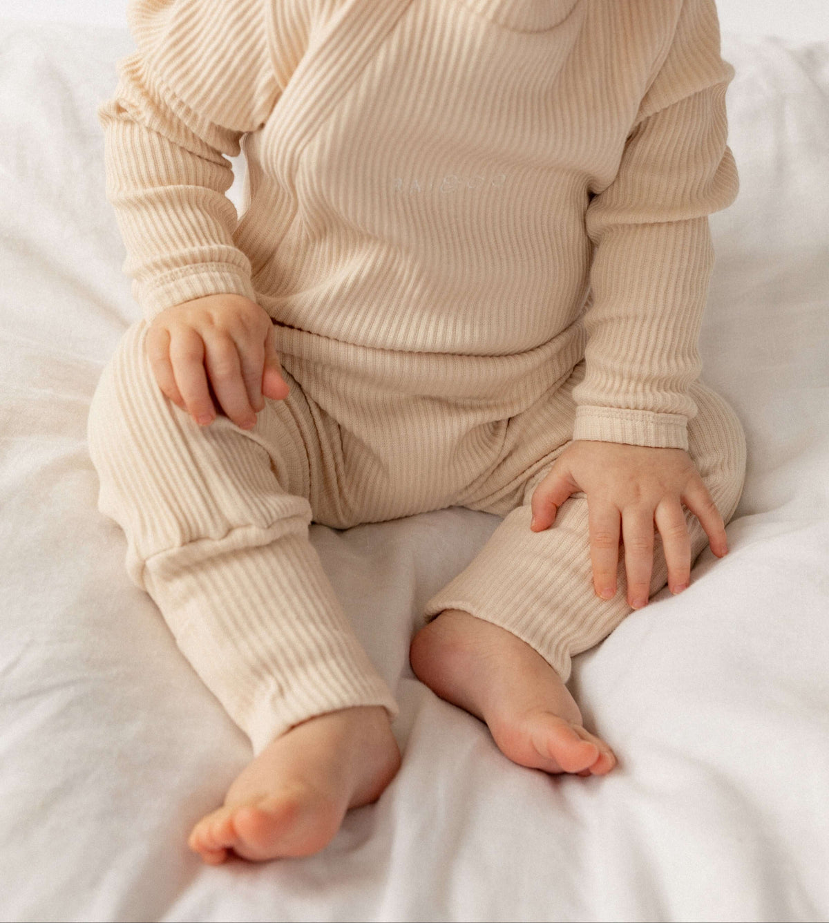Neutral Ribbed Bundle